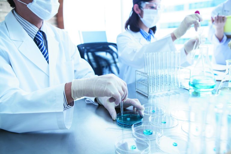 White Laminate Sheets for Test Laboratories from Greenlam Industries